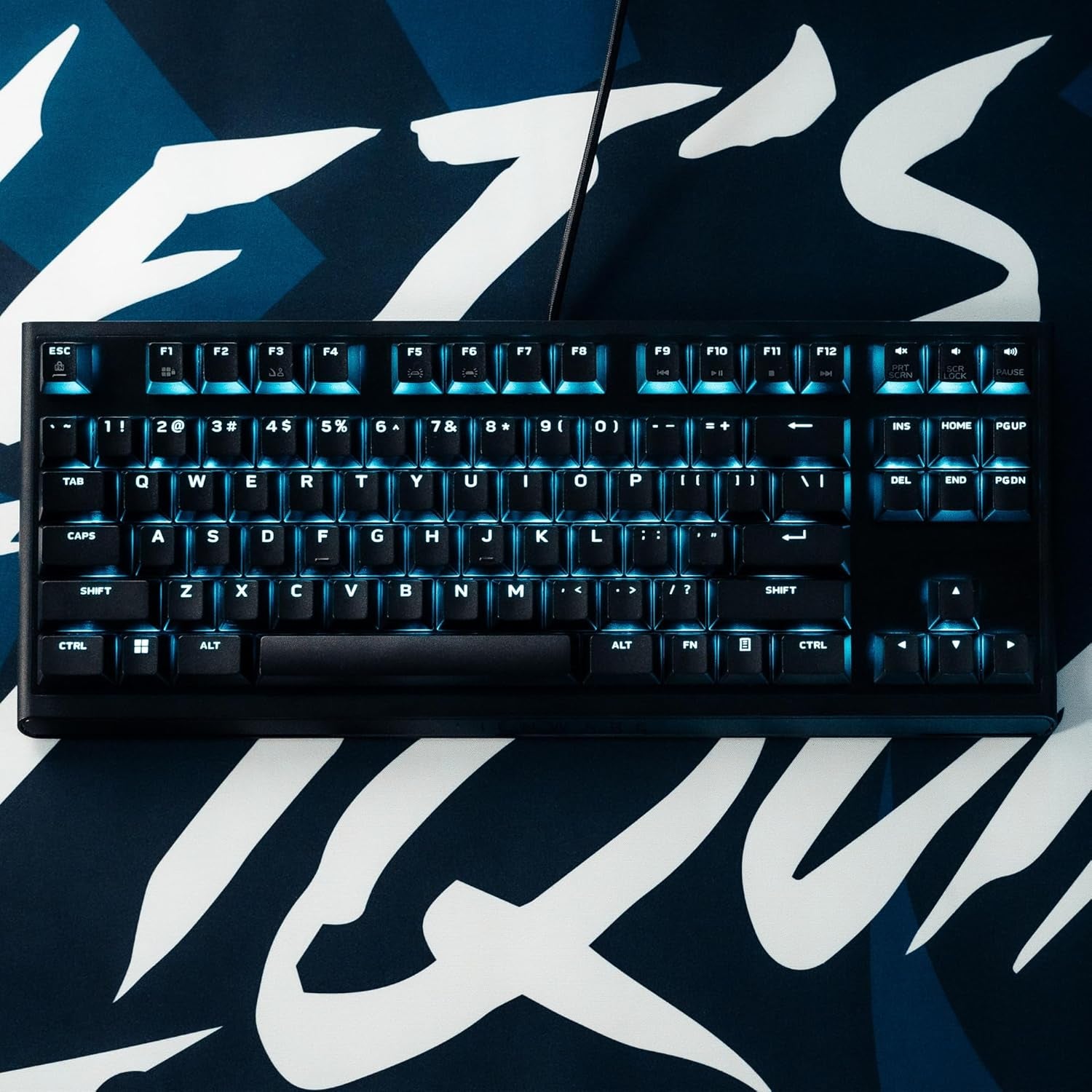 Low-Profile RGB Gaming Keyboard AW510K: Alienfx per Key RGB LED - Media CONTROLS & USB Passthrough - Cherry MX Low Profile Red Switches